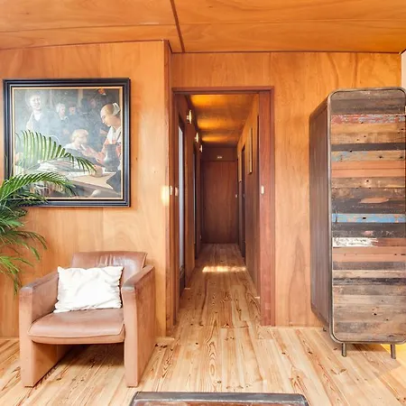 Montelbaan Houseboat Apartman