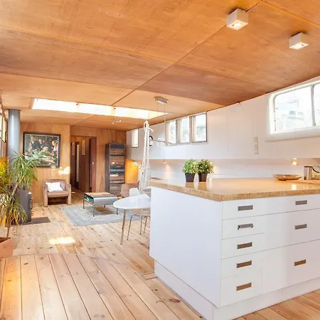 Apartman Montelbaan Houseboat Amszterdam